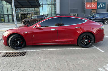 Лифтбек Tesla Model S 2015 в 