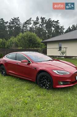 Лифтбек Tesla Model S 2018 в Киеве