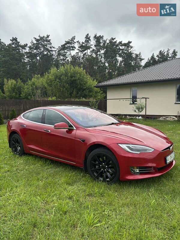 Tesla Model S 2018