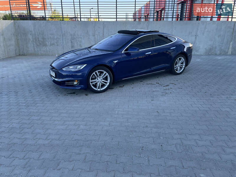 Лифтбек Tesla Model S 2016 в Дрогобыче