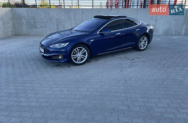 Лифтбек Tesla Model S 2016 в 