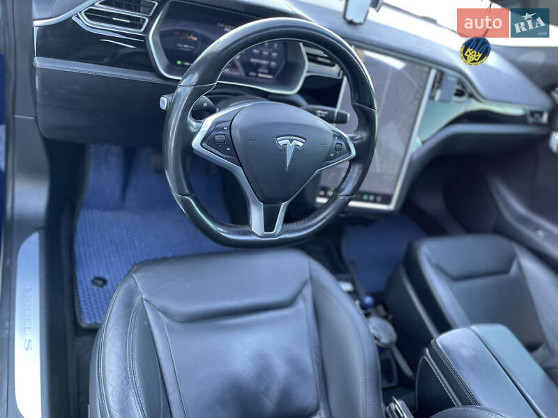Лифтбек Tesla Model S 2016 в Дрогобыче