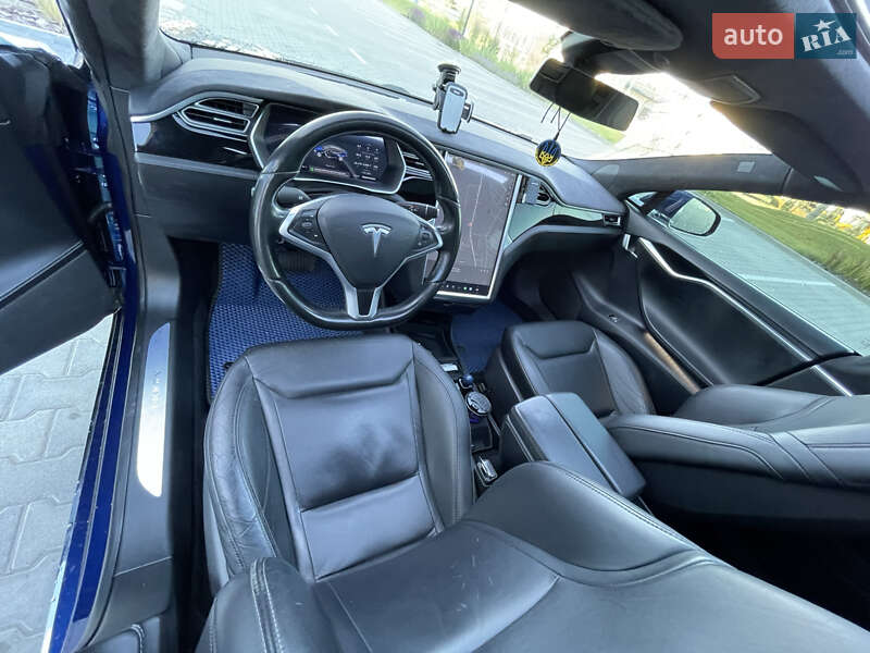 Лифтбек Tesla Model S 2016 в Дрогобыче