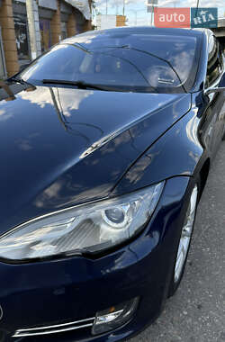 Лифтбек Tesla Model S 2014 в 
