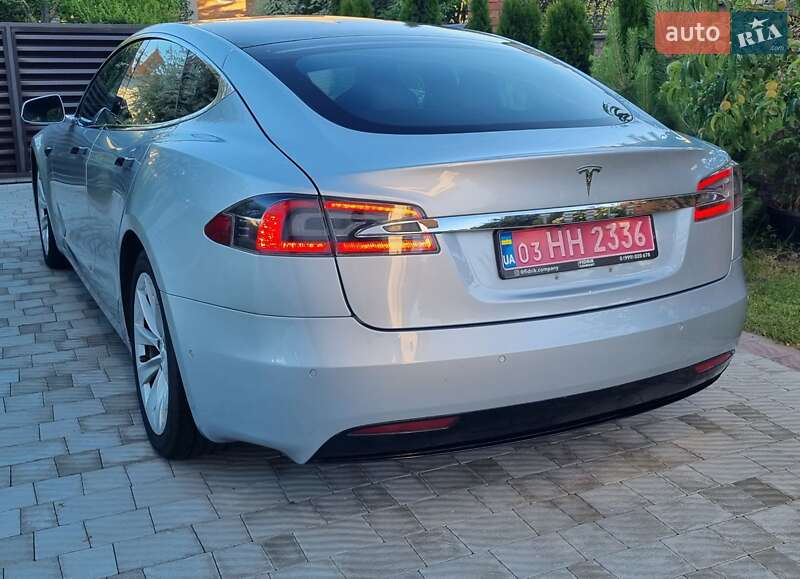 Лифтбек Tesla Model S 2016 в Луцке