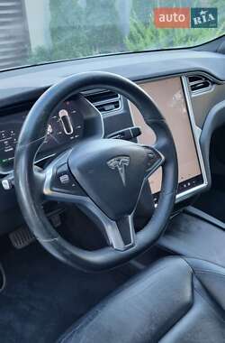 Лифтбек Tesla Model S 2016 в 
