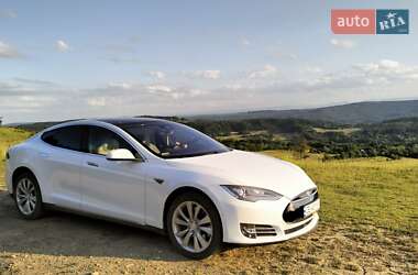 Ліфтбек Tesla Model S 2016 в 