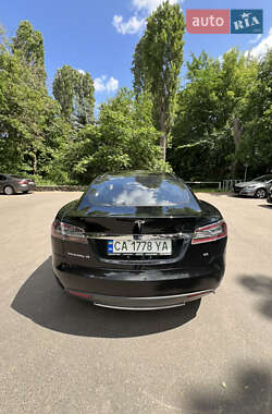 Лифтбек Tesla Model S 2013 в 
