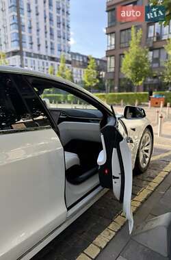 Лифтбек Tesla Model S 2017 в 
