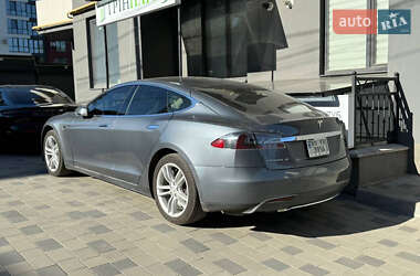 Лифтбек Tesla Model S 2014 в 
