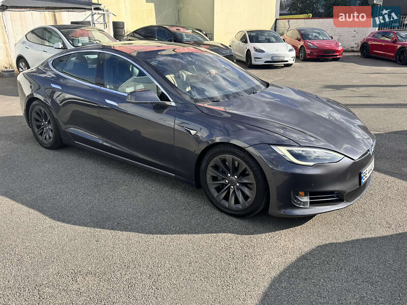 Ліфтбек Tesla Model S 2018 в Києві