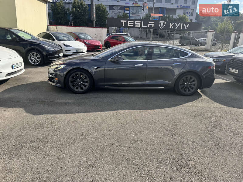 Ліфтбек Tesla Model S 2018 в Києві