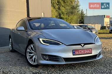 Лифтбек Tesla Model S 2017 в 