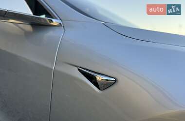 Лифтбек Tesla Model S 2017 в 