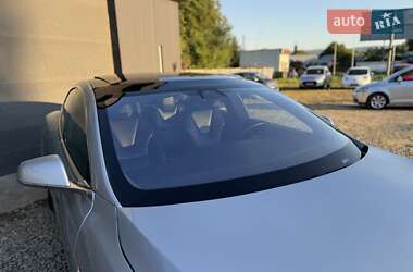 Лифтбек Tesla Model S 2017 в 