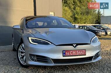 Лифтбек Tesla Model S 2017 в 