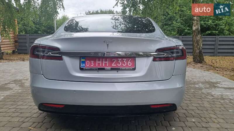 Лифтбек Tesla Model S 2016 в Луцке