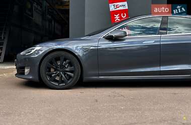Лифтбек Tesla Model S 2016 в 