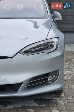 Лифтбек Tesla Model S 2016 в 