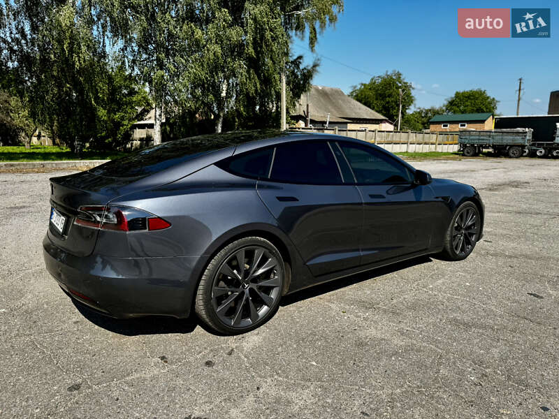 Лифтбек Tesla Model S 2020 в Киеве