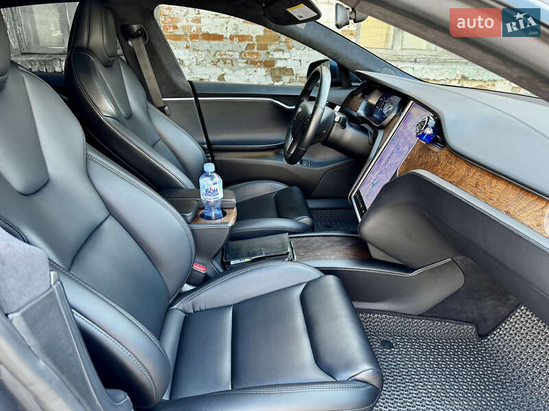 Лифтбек Tesla Model S 2020 в Киеве