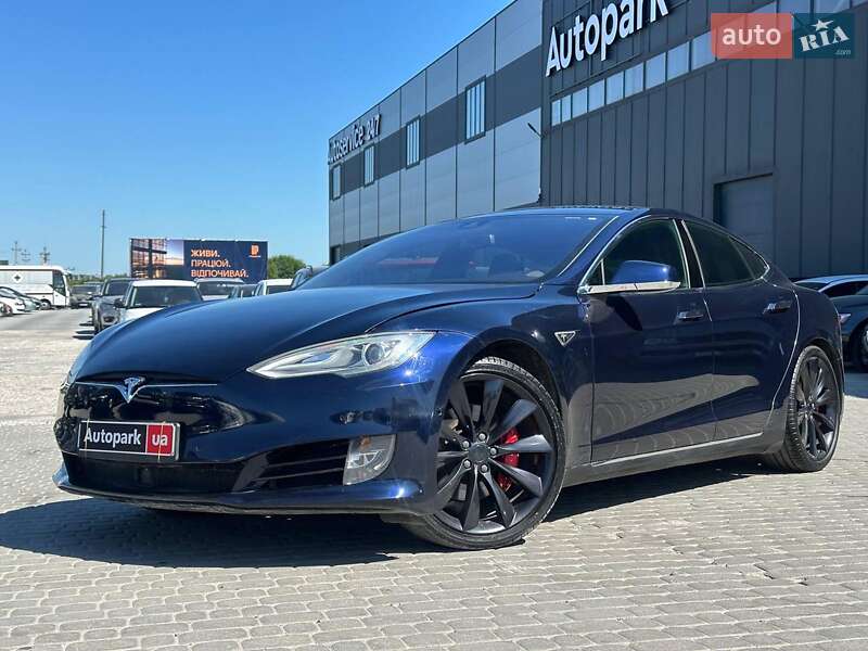 Лифтбек Tesla Model S 2015 в Львове