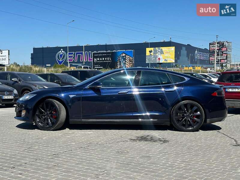 Лифтбек Tesla Model S 2015 в Львове