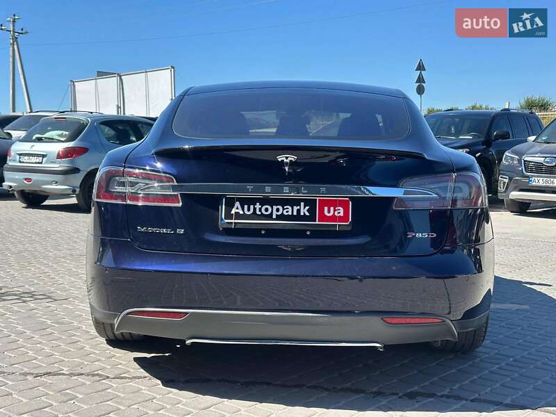 Лифтбек Tesla Model S 2015 в Львове