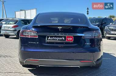 Лифтбек Tesla Model S 2015 в 