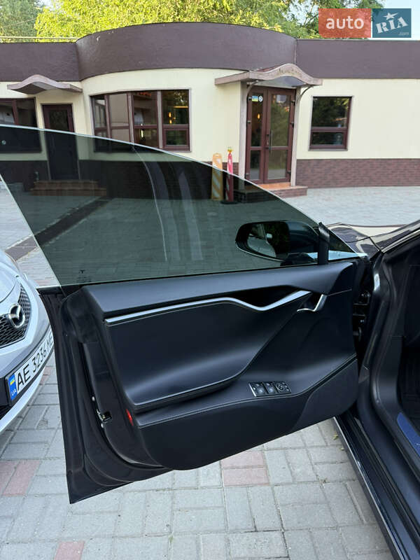 Лифтбек Tesla Model S 2018 в Днепре