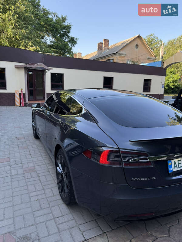 Лифтбек Tesla Model S 2018 в Днепре