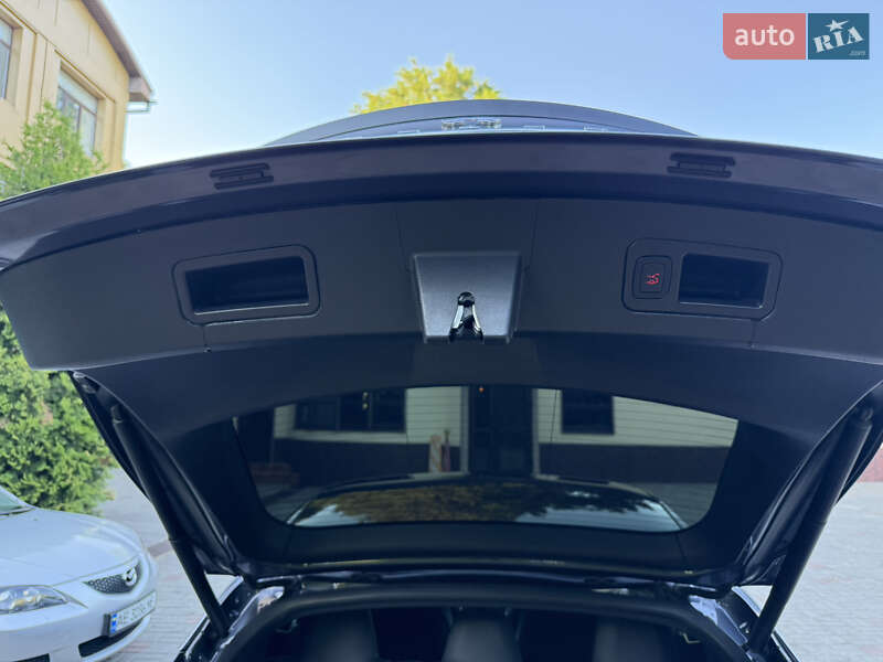 Лифтбек Tesla Model S 2018 в Днепре