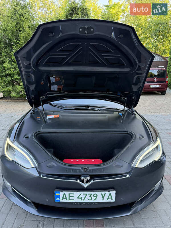 Лифтбек Tesla Model S 2018 в Днепре