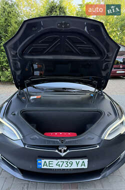Ліфтбек Tesla Model S 2018 в 