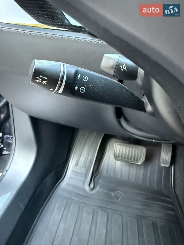 Лифтбек Tesla Model S 2018 в Днепре