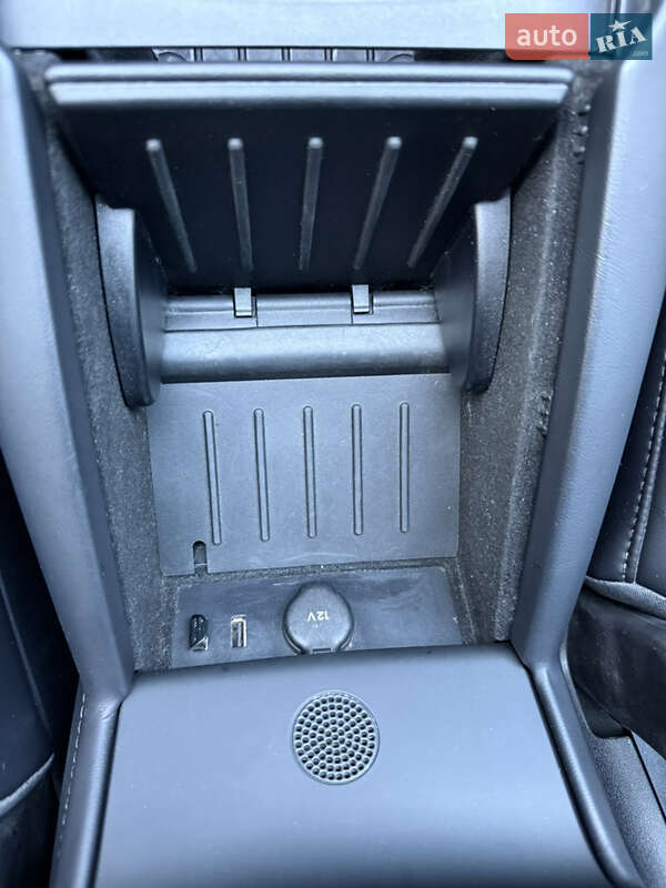 Лифтбек Tesla Model S 2018 в Днепре
