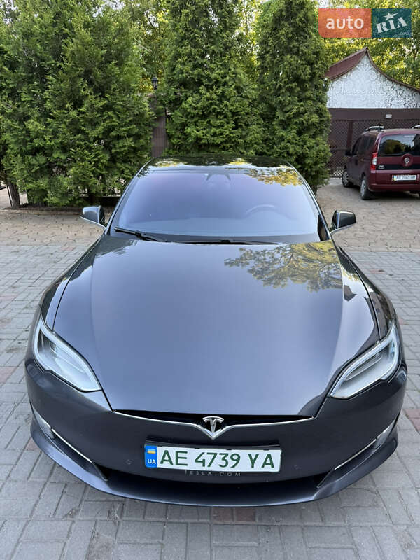 Лифтбек Tesla Model S 2018 в Днепре