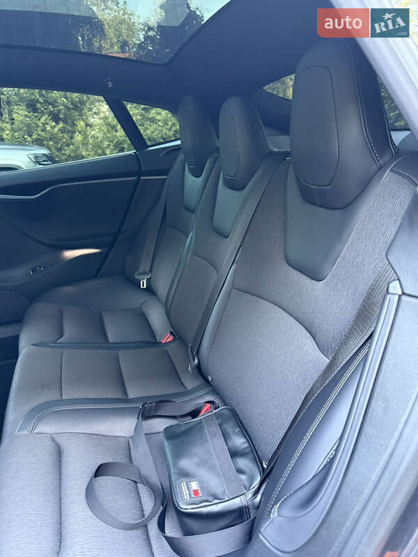 Лифтбек Tesla Model S 2018 в Днепре