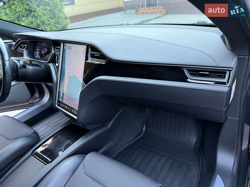 Лифтбек Tesla Model S 2018 в Днепре