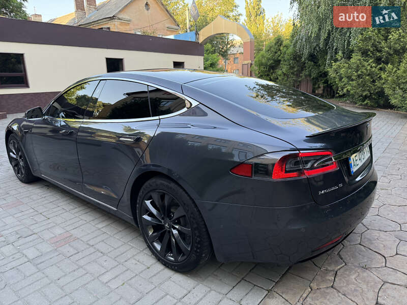 Лифтбек Tesla Model S 2018 в Днепре