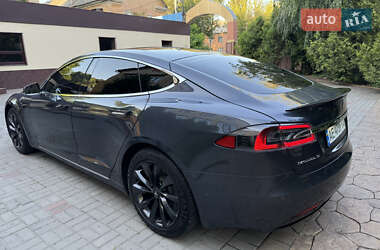 Ліфтбек Tesla Model S 2018 в 