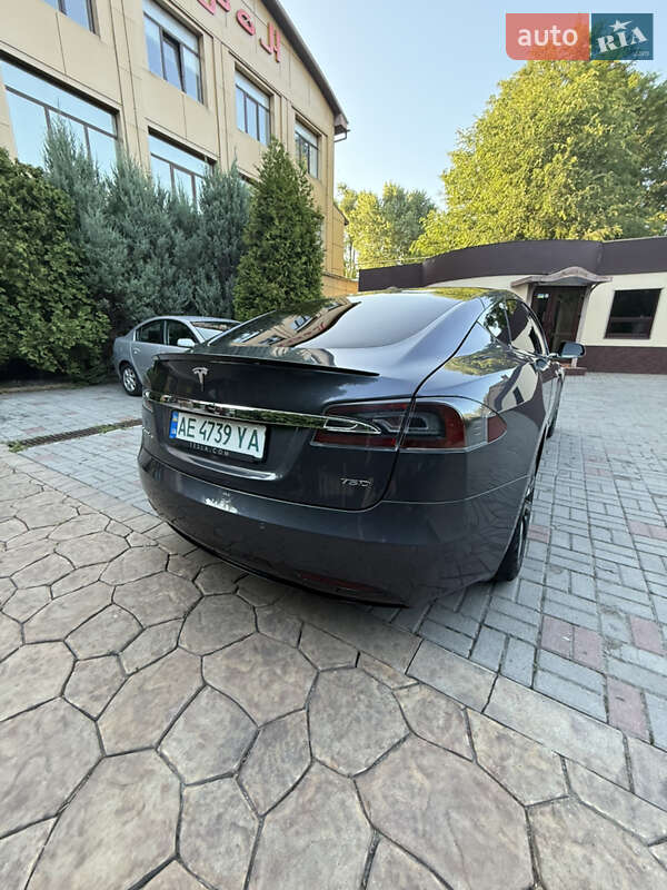 Лифтбек Tesla Model S 2018 в Днепре