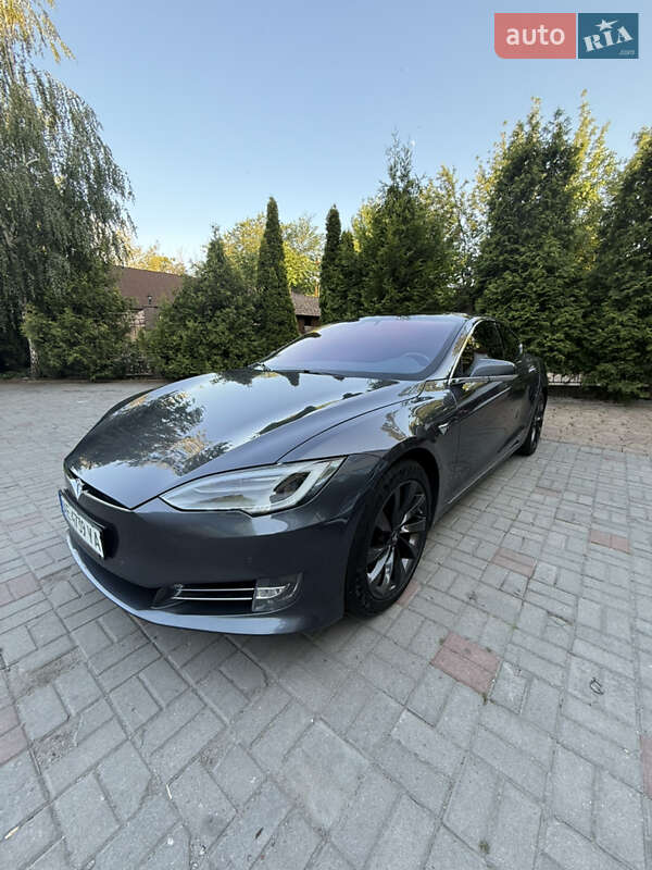 Лифтбек Tesla Model S 2018 в Днепре