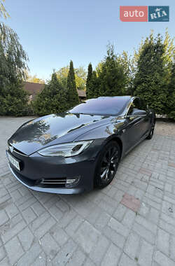 Ліфтбек Tesla Model S 2018 в 