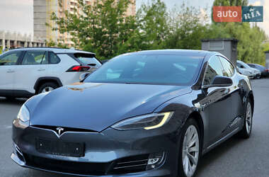 Ліфтбек Tesla Model S 2018 в 