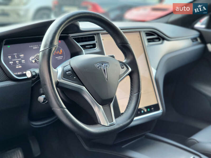 Лифтбек Tesla Model S 2018 в Киеве