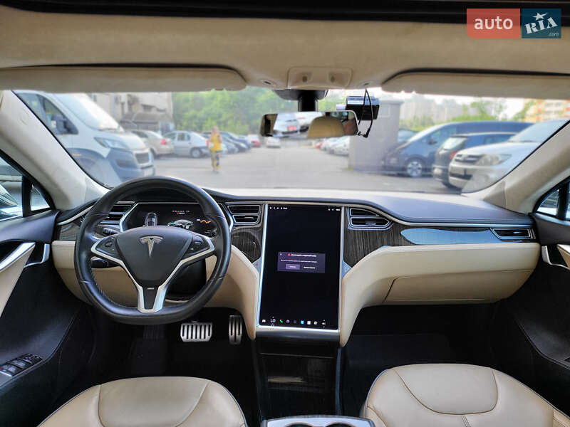 Лифтбек Tesla Model S 2014 в Киеве