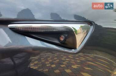 Лифтбек Tesla Model S 2016 в 
