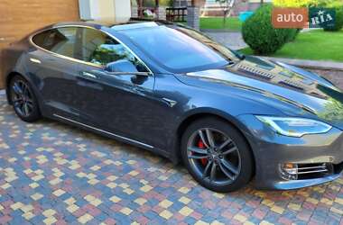 Лифтбек Tesla Model S 2016 в 