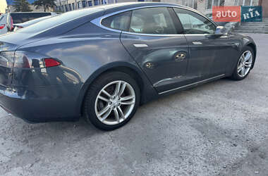 Лифтбек Tesla Model S 2015 в 